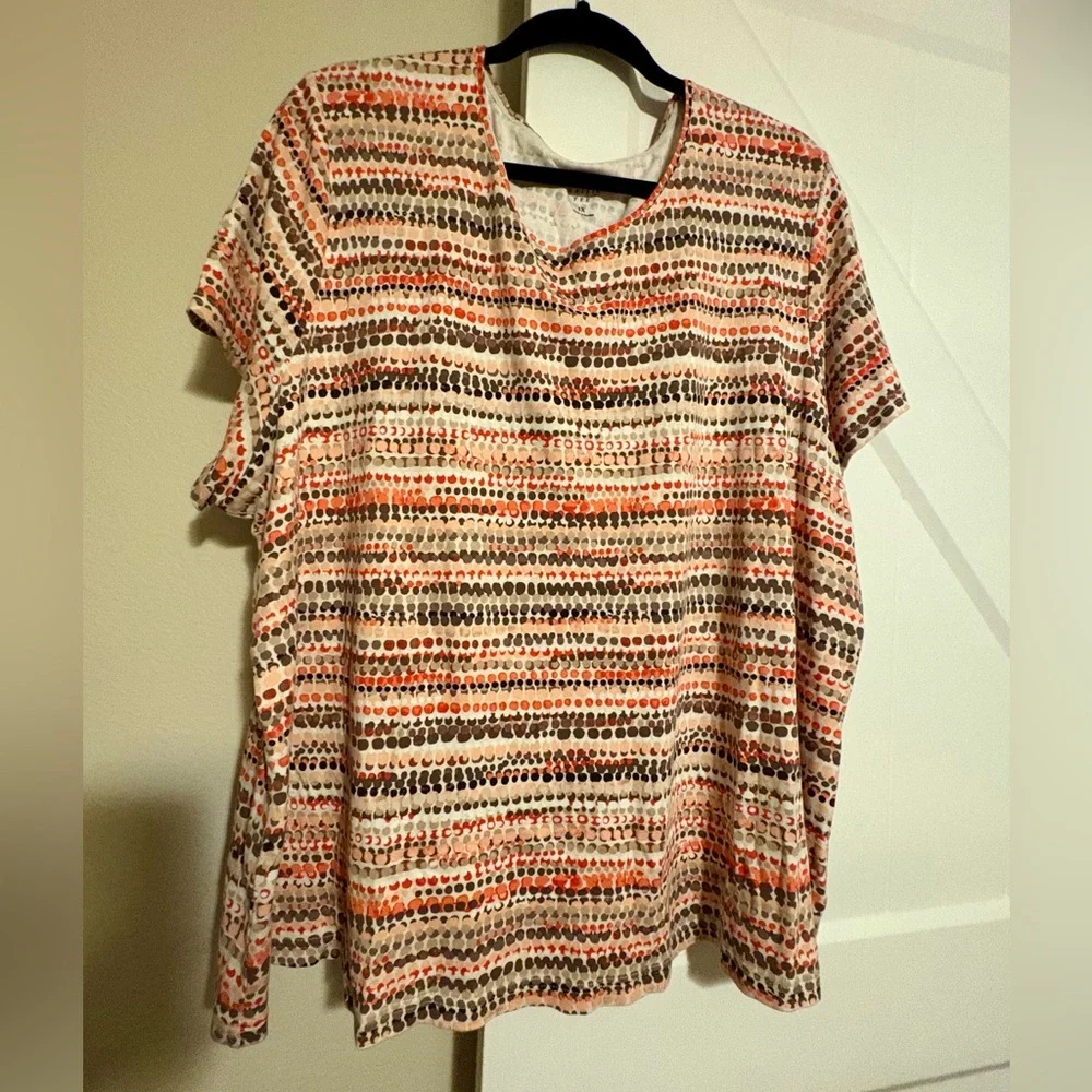 croft & barrow Short Sleeve V-Neck Top in Cream with Orange and Brown Dots - Picture 1 of 3